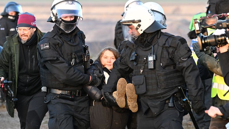 Klimaaktivistin Thunberg bei Protesten in Lützerath